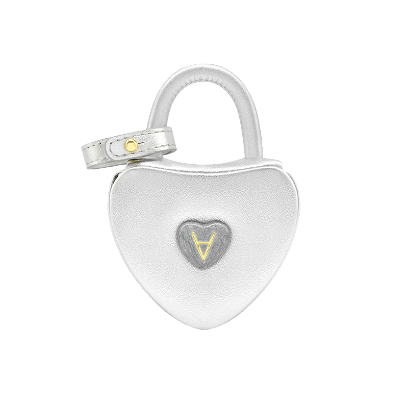 Submit Edit alt text Love Collection Heart Headphone Minibag Image6